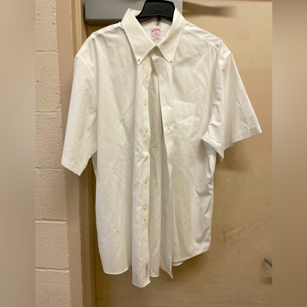 Brooks brothers Plain White Oxford short sleeve button down dress shirt